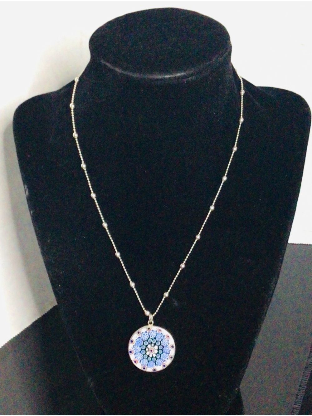 ITALY 925 Sterling Silver Murano Glass Pendant on 925 Chain 6 .grams
